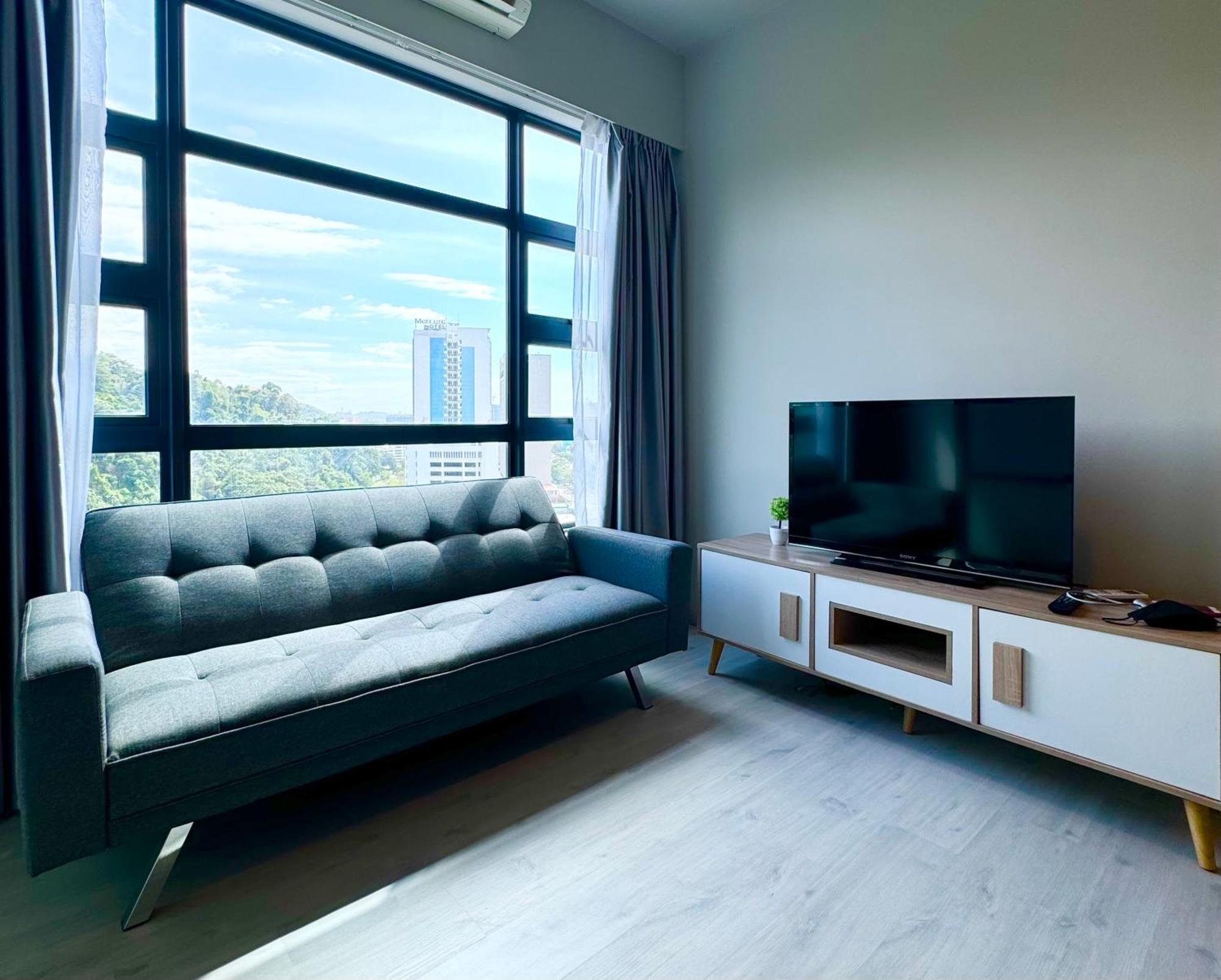 Sunset Seaview Vacation Condos @ Jesselton Quay Kota Kinabalu Room photo